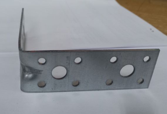 Уголок с ребром жесткости 100х100х35х1,8 (25 шт/уп)